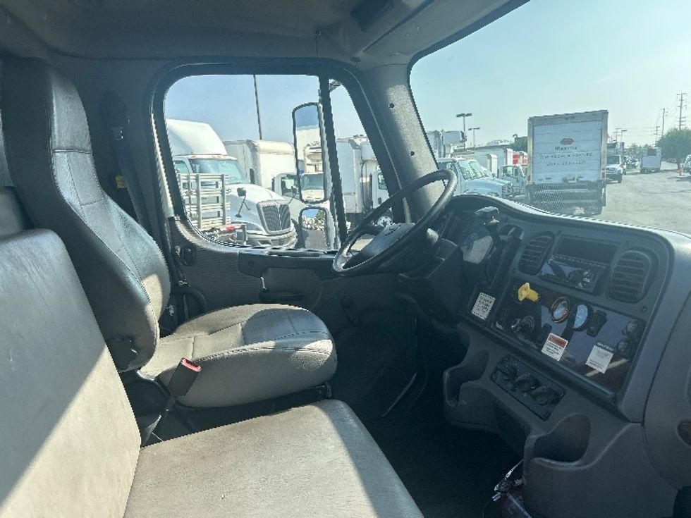 Flatbed Truck-Light and Medium Duty Trucks-Freightliner-2019-M2-Torrance-CA-183,530\n\t\tmiles-$ 49,750 - Image 22