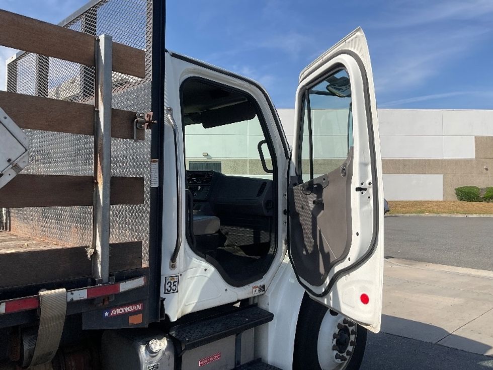 Flatbed Truck-Light and Medium Duty Trucks-Freightliner-2019-M2-Torrance-CA-192,855\n\t\tmiles-$ 33,500 - Image 20