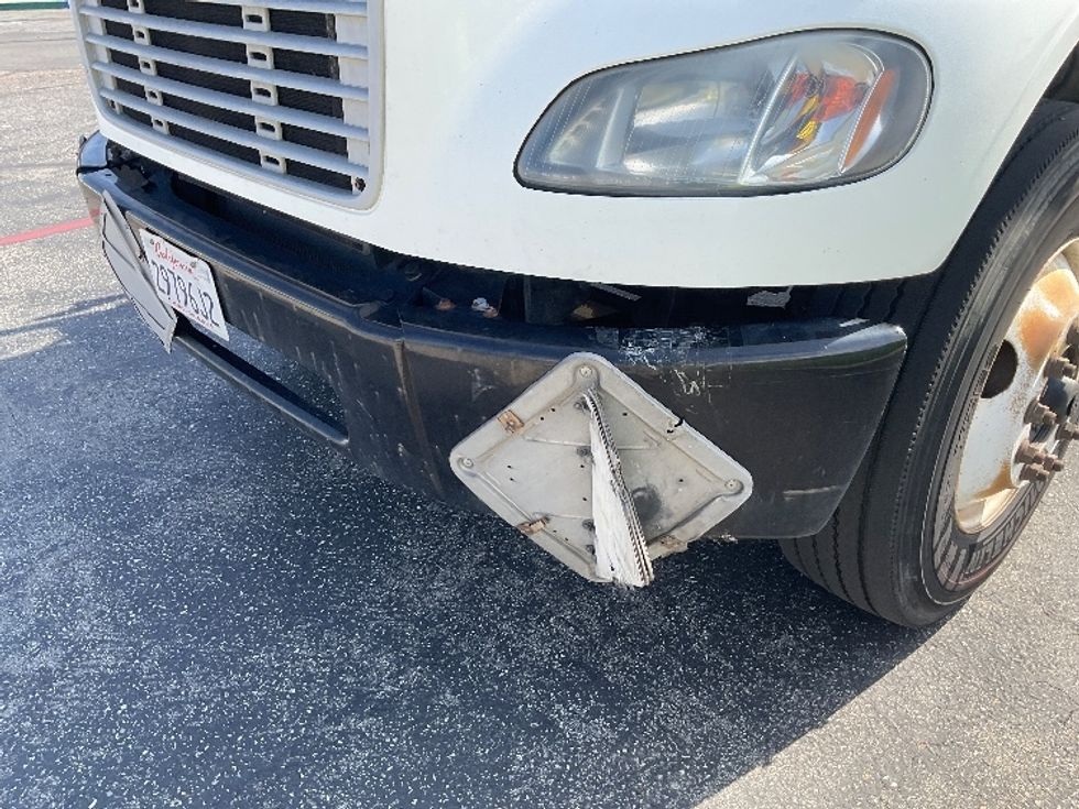 Flatbed Truck-Light and Medium Duty Trucks-Freightliner-2019-M2-Torrance-CA-192,855\n\t\tmiles-$ 33,500 - Image 29