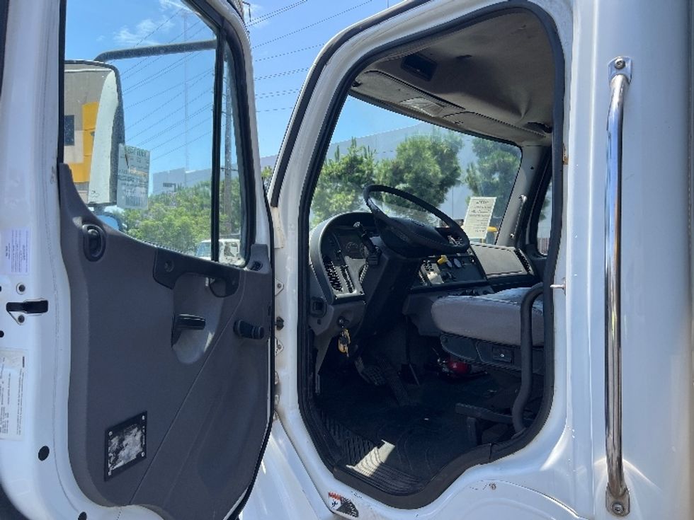 Flatbed Truck-Light and Medium Duty Trucks-Freightliner-2019-M2-Torrance-CA-246,838\n\t\tmiles-$ 39,250 - Image 15