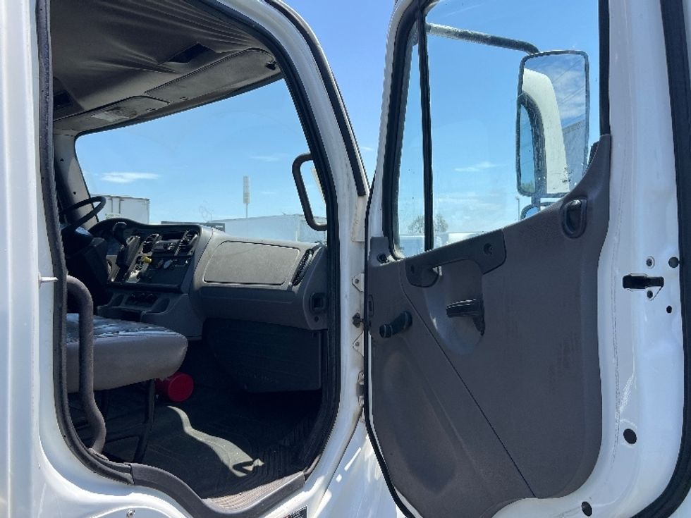 Flatbed Truck-Light and Medium Duty Trucks-Freightliner-2019-M2-Torrance-CA-246,838\n\t\tmiles-$ 39,250 - Image 19