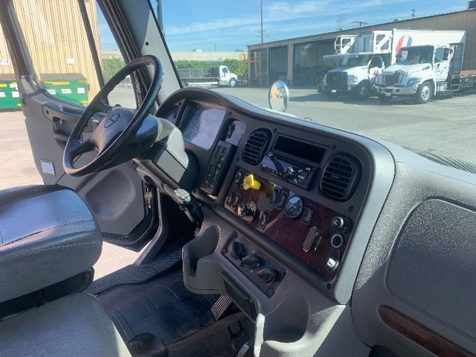 Flatbed Truck-Light and Medium Duty Trucks-Freightliner-2019-M2-Torrance-CA-85,356\n\t\tmiles-$ 47,500 - Image 21