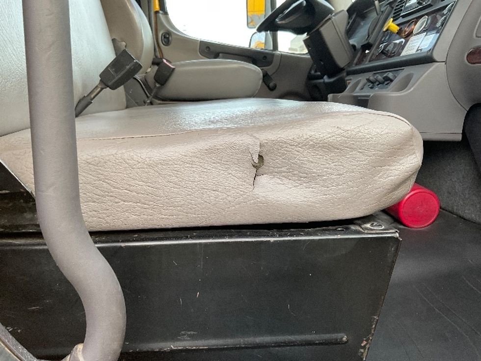 Flatbed Truck-Light and Medium Duty Trucks-Freightliner-2019-M2-Torrance-CA-98,994\n\t\tmiles-$ 67,750 - Image 26