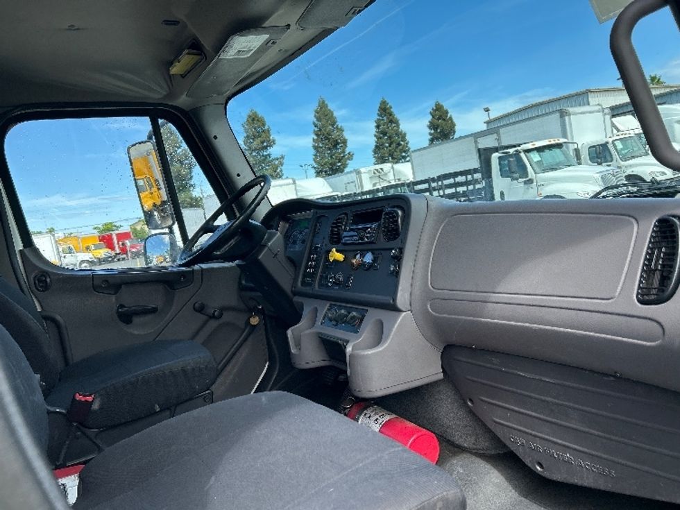 Flatbed Truck-Light and Medium Duty Trucks-Freightliner-2019-M2-Tracy-CA-307,775\n\t\tmiles-$ 42,000 - Image 17
