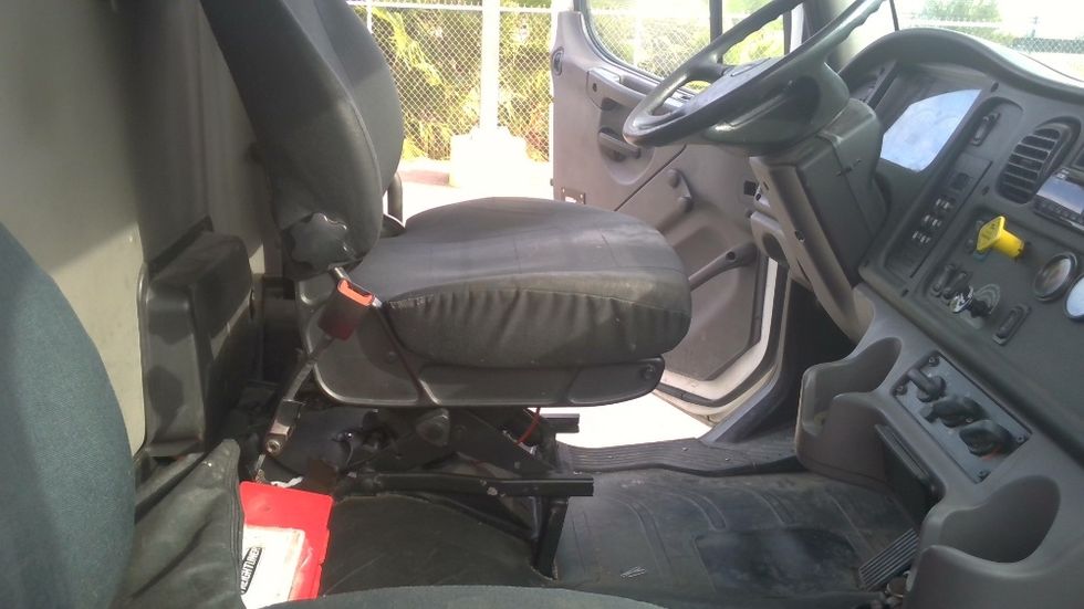 Flatbed Truck-Light and Medium Duty Trucks-Freightliner-2019-M2-Tracy-CA-307,775\n\t\tmiles-$ 43,250 - Image 17