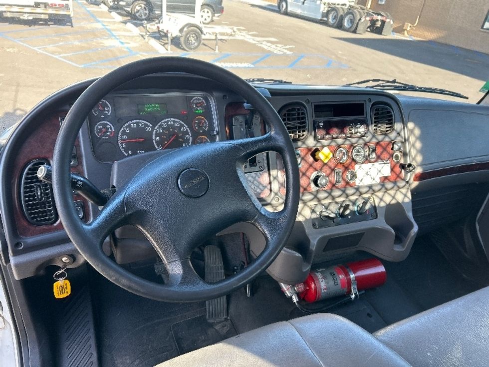 Flatbed Truck-Light and Medium Duty Trucks-Freightliner-2019-M2-Ventura-CA-162,952\n\t\tmiles-$ 61,500 - Image 17