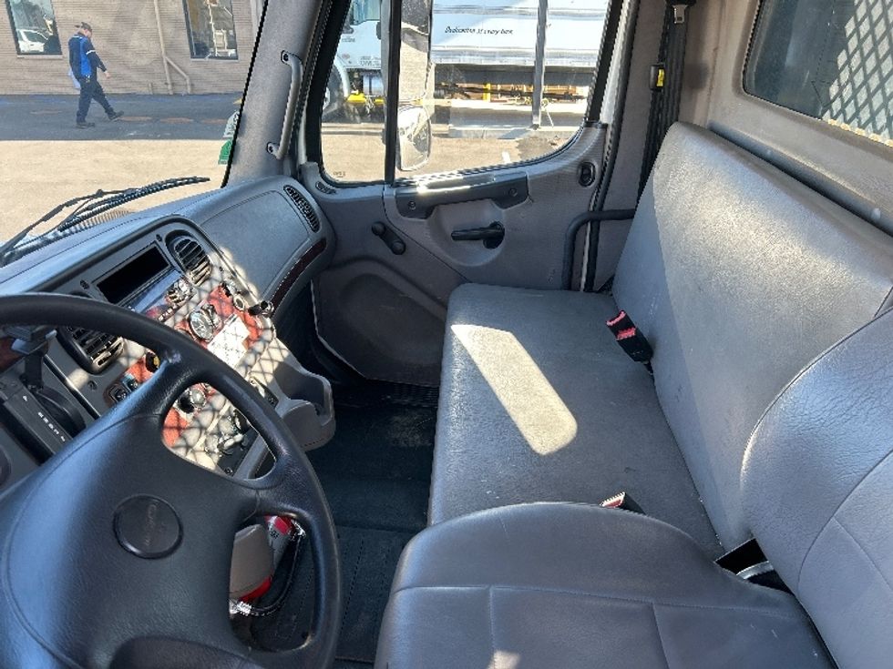 Flatbed Truck-Light and Medium Duty Trucks-Freightliner-2019-M2-Ventura-CA-162,952\n\t\tmiles-$ 61,500 - Image 18