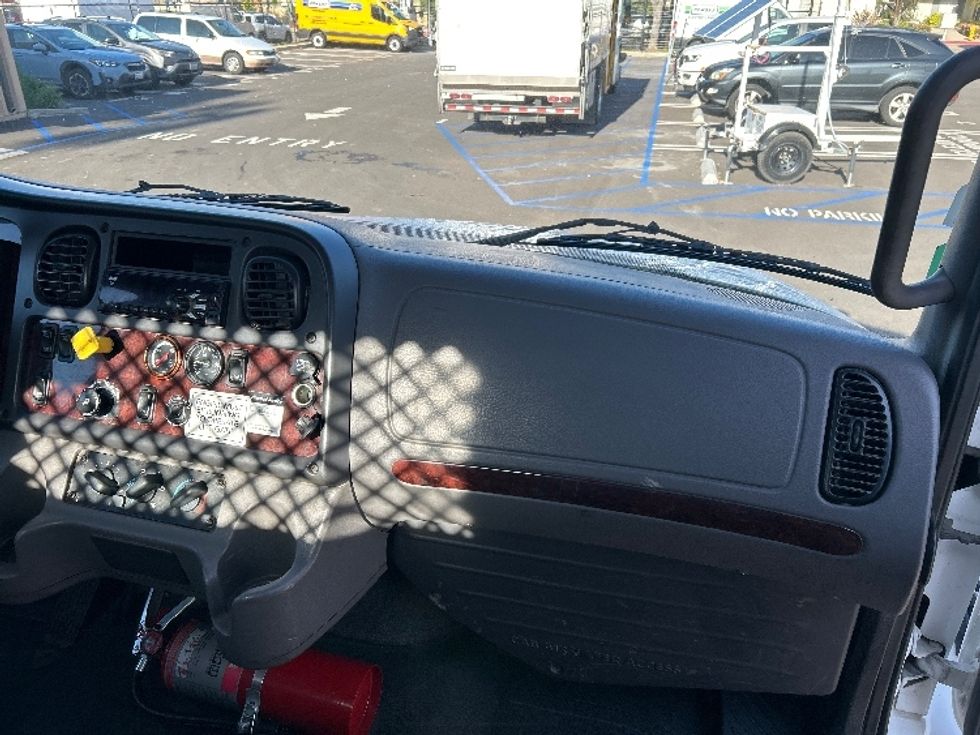 Flatbed Truck-Light and Medium Duty Trucks-Freightliner-2019-M2-Ventura-CA-162,952\n\t\tmiles-$ 61,500 - Image 20