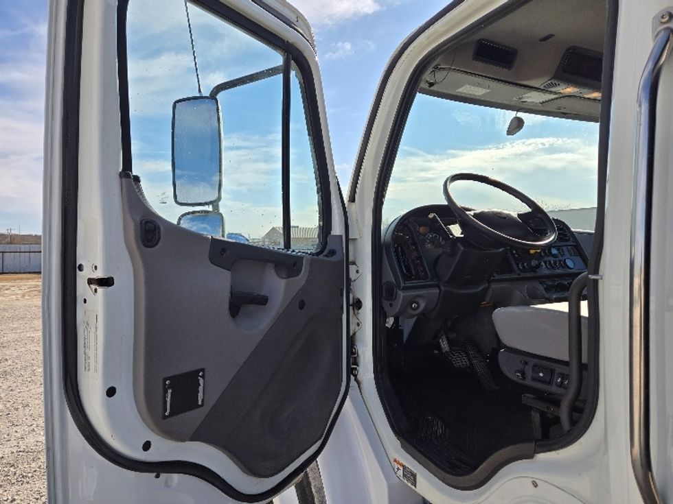 Flatbed Truck-Light and Medium Duty Trucks-Freightliner-2019-M2-Weatherford-TX-122,293\n\t\tmiles-$ 51,500 - Image 16