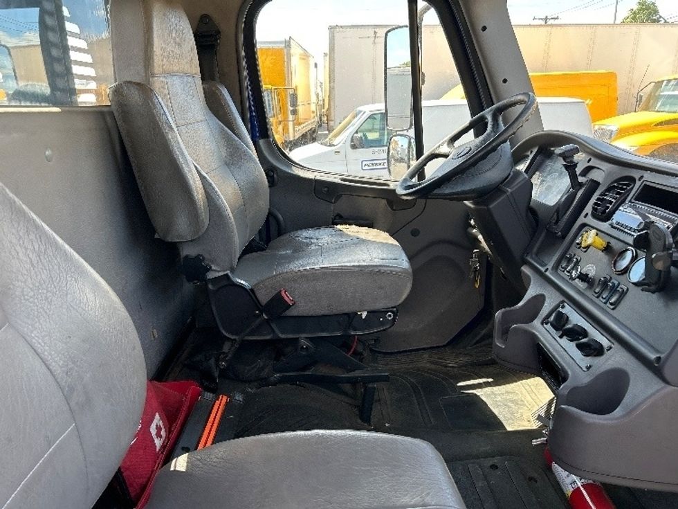Flatbed Truck-Light and Medium Duty Trucks-Freightliner-2019-M2-West Babylon-NY-133,346\n\t\tmiles-$ 55,000 - Image 19