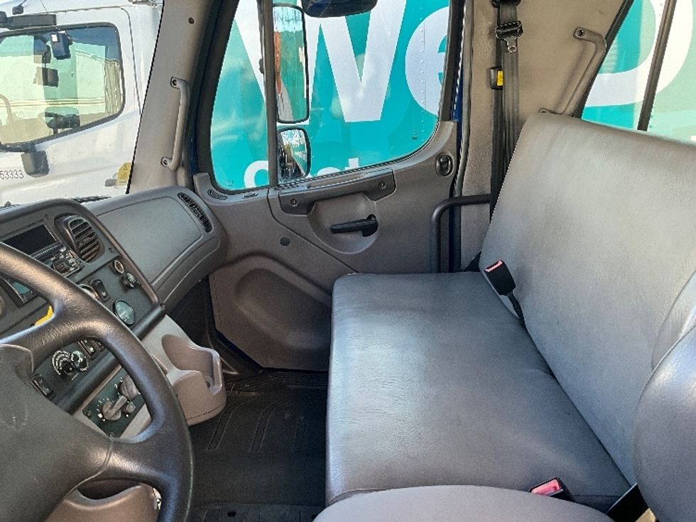 Flatbed Truck-Light and Medium Duty Trucks-Freightliner-2019-M2-West Sacramento-CA-111,950\n\t\tmiles-$ 58,500 - Image 17