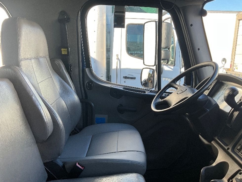 Flatbed Truck-Light and Medium Duty Trucks-Freightliner-2019-M2-West Sacramento-CA-111,950\n\t\tmiles-$ 58,500 - Image 20