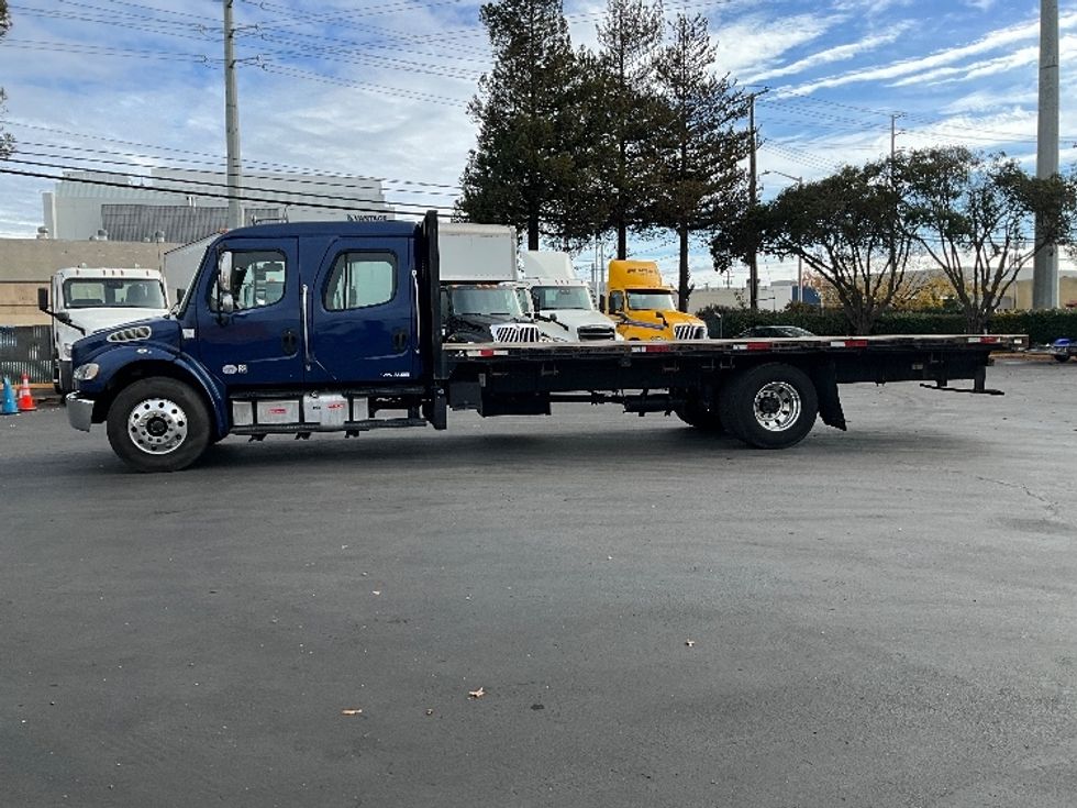 Flatbed Truck-Light and Medium Duty Trucks-Freightliner-2019-M2-West Sacramento-CA-111,950\n\t\tmiles-$ 58,500 - Image 4
