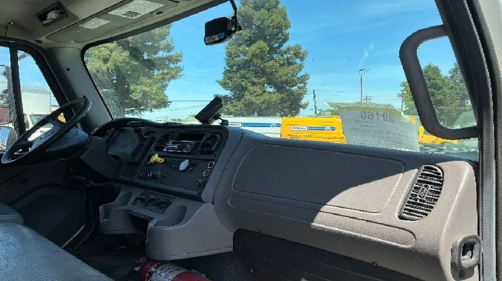 Flatbed Truck-Light and Medium Duty Trucks-Freightliner-2019-M2-West Sacramento-CA-125,587\n\t\tmiles-$ 48,500 - Image 22