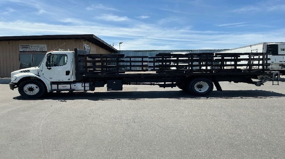 Flatbed Truck-Light and Medium Duty Trucks-Freightliner-2019-M2-West Sacramento-CA-125,587\n\t\tmiles-$ 48,500 - Image 4