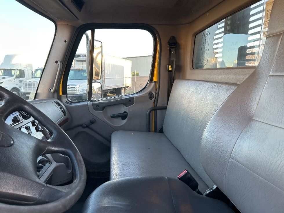 Flatbed Truck-Light and Medium Duty Trucks-Freightliner-2019-M2-West Sacramento-CA-127,115\n\t\tmiles-$ 55,750 - Image 17