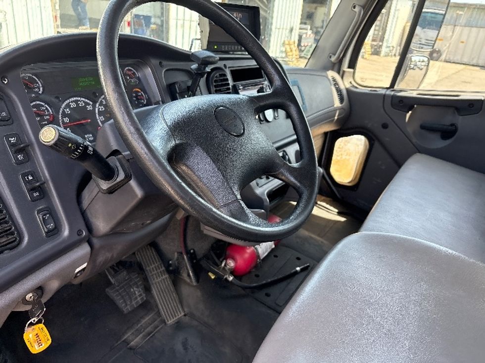 Flatbed Truck-Light and Medium Duty Trucks-Freightliner-2019-M2-West Sacramento-CA-140,526\n\t\tmiles-$ 47,250 - Image 17