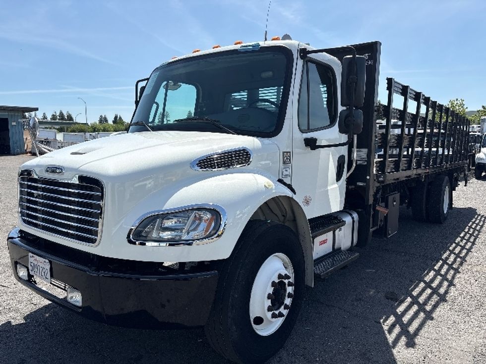 Flatbed Truck-Light and Medium Duty Trucks-Freightliner-2019-M2-West Sacramento-CA-140,526\n\t\tmiles-$ 47,250 - Image 3