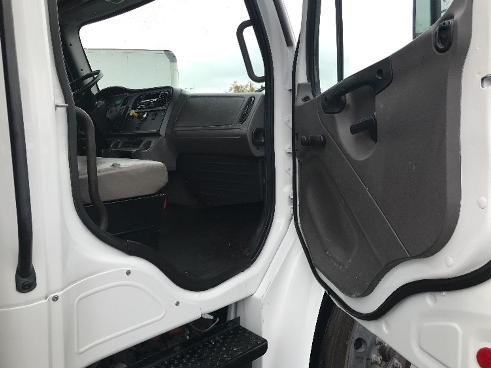 Flatbed Truck-Light and Medium Duty Trucks-Freightliner-2019-M2-West Sacramento-CA-142,506\n\t\tmiles-$ 42,500 - Image 18