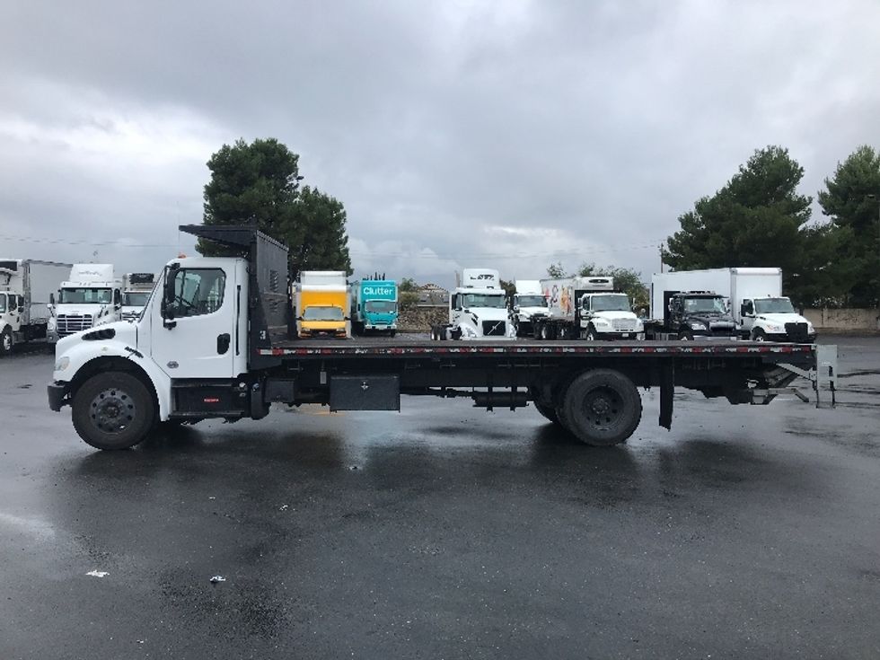 Flatbed Truck-Light and Medium Duty Trucks-Freightliner-2019-M2-West Sacramento-CA-142,506\n\t\tmiles-$ 42,500 - Image 4
