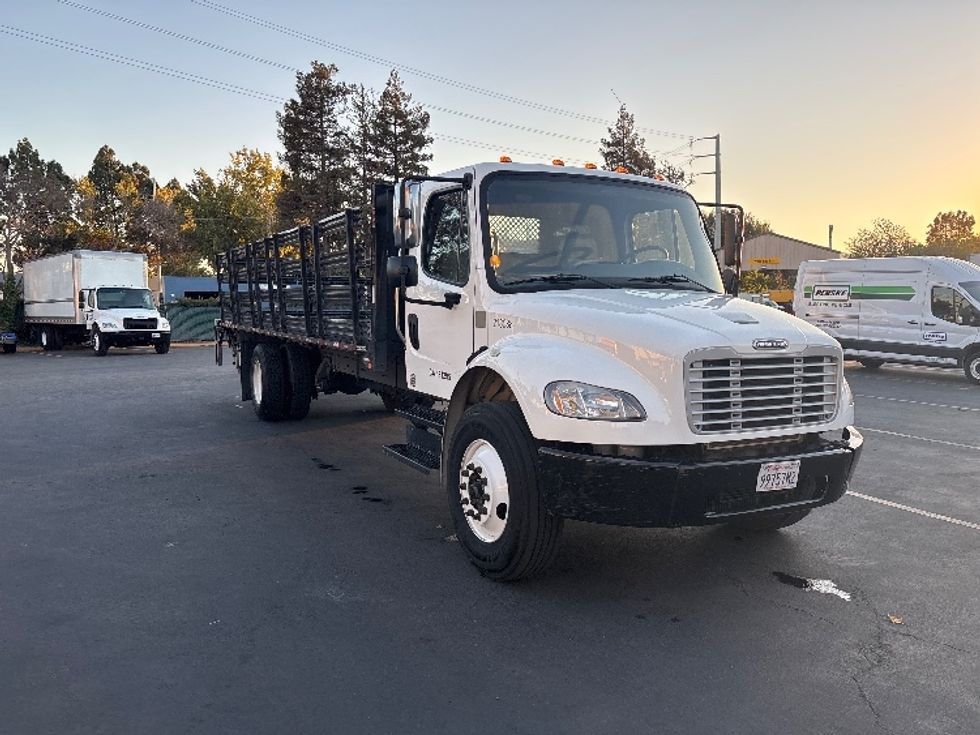 Flatbed Truck-Light and Medium Duty Trucks-Freightliner-2019-M2-West Sacramento-CA-158,199\n\t\tmiles-$ 54,250 - Image 1