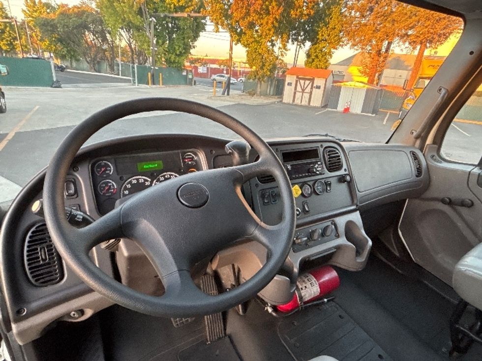Flatbed Truck-Light and Medium Duty Trucks-Freightliner-2019-M2-West Sacramento-CA-158,199\n\t\tmiles-$ 54,250 - Image 17