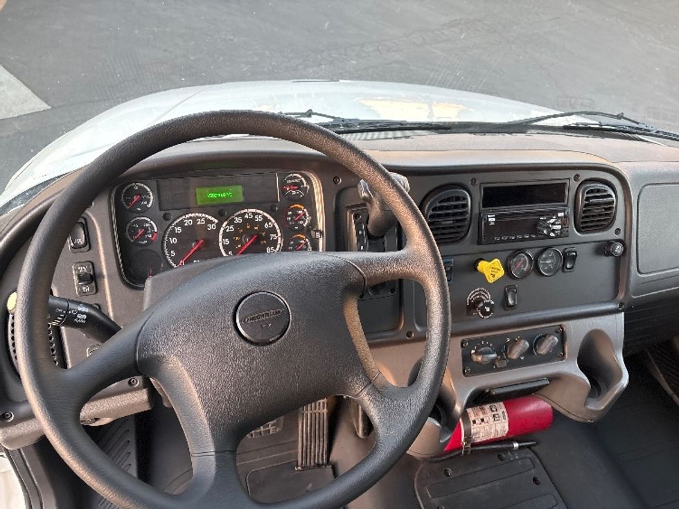 Flatbed Truck-Light and Medium Duty Trucks-Freightliner-2019-M2-West Sacramento-CA-158,199\n\t\tmiles-$ 54,250 - Image 18