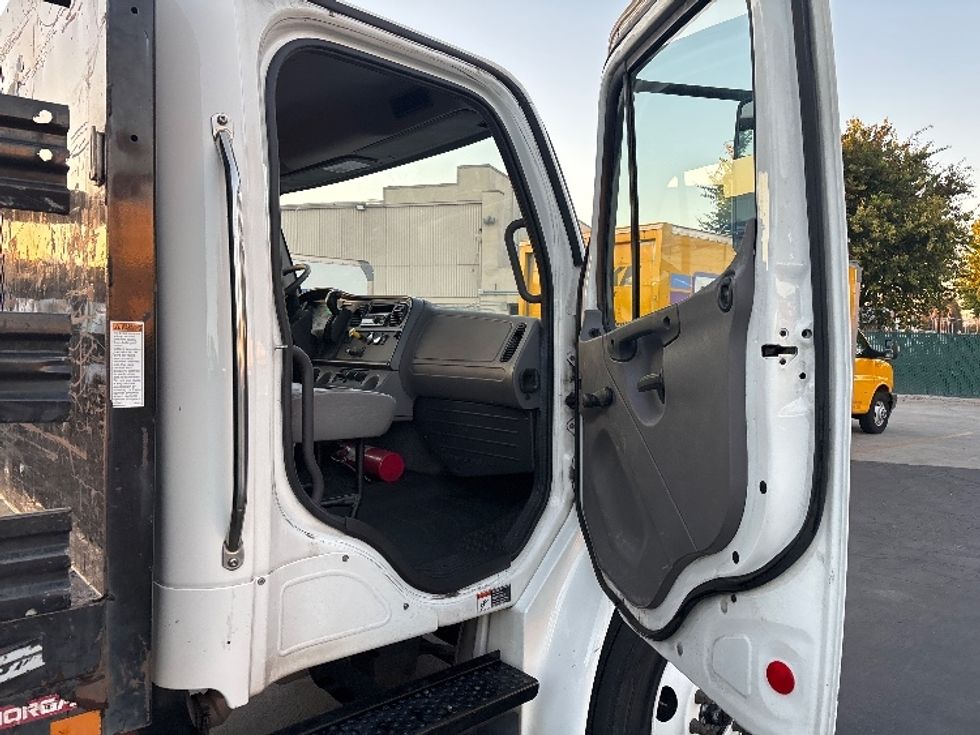 Flatbed Truck-Light and Medium Duty Trucks-Freightliner-2019-M2-West Sacramento-CA-158,199\n\t\tmiles-$ 54,250 - Image 20