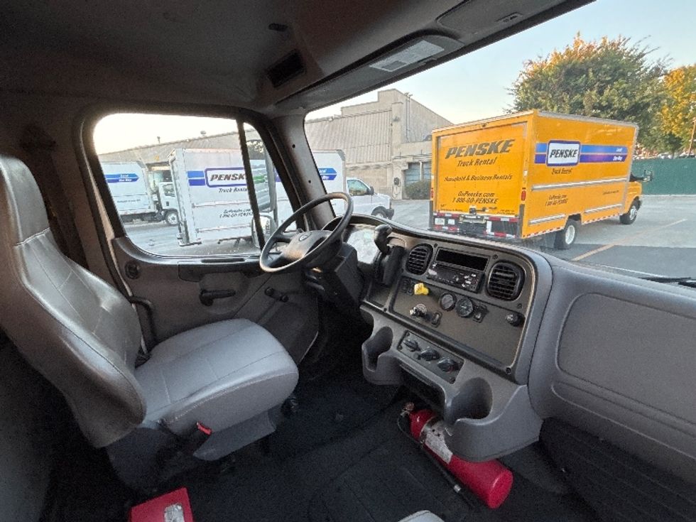 Flatbed Truck-Light and Medium Duty Trucks-Freightliner-2019-M2-West Sacramento-CA-158,199\n\t\tmiles-$ 54,250 - Image 22