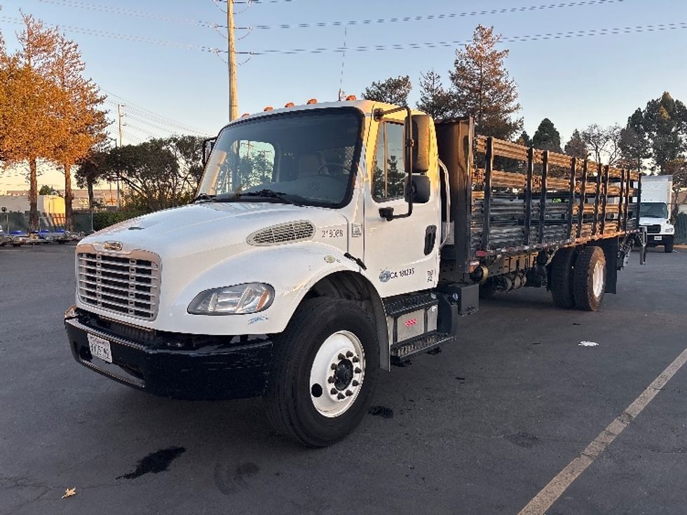 Flatbed Truck-Light and Medium Duty Trucks-Freightliner-2019-M2-West Sacramento-CA-158,199\n\t\tmiles-$ 54,250 - Image 3