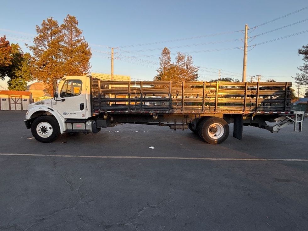 Flatbed Truck-Light and Medium Duty Trucks-Freightliner-2019-M2-West Sacramento-CA-158,199\n\t\tmiles-$ 54,250 - Image 4