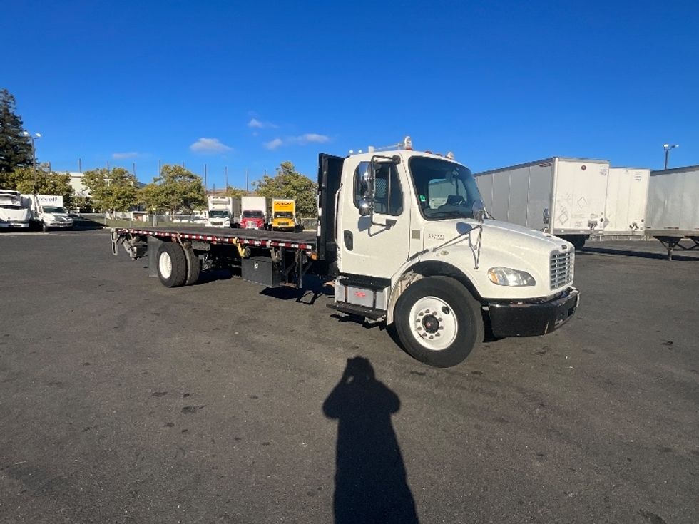 Flatbed Truck-Light and Medium Duty Trucks-Freightliner-2019-M2-West Sacramento-CA-285,415\n\t\tmiles-$ 38,250 - Image 1