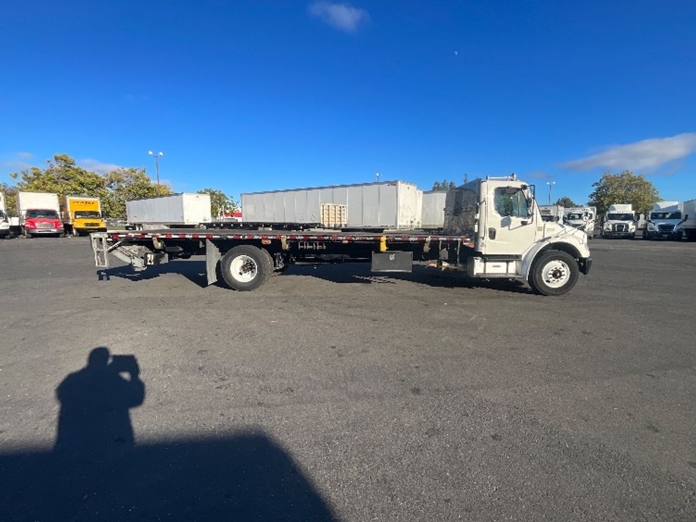 Flatbed Truck-Light and Medium Duty Trucks-Freightliner-2019-M2-West Sacramento-CA-285,415\n\t\tmiles-$ 38,250 - Image 15