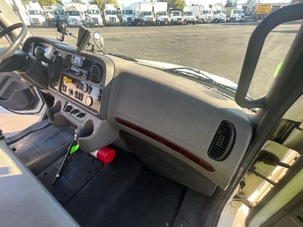 Flatbed Truck-Light and Medium Duty Trucks-Freightliner-2019-M2-West Sacramento-CA-285,415\n\t\tmiles-$ 38,250 - Image 21