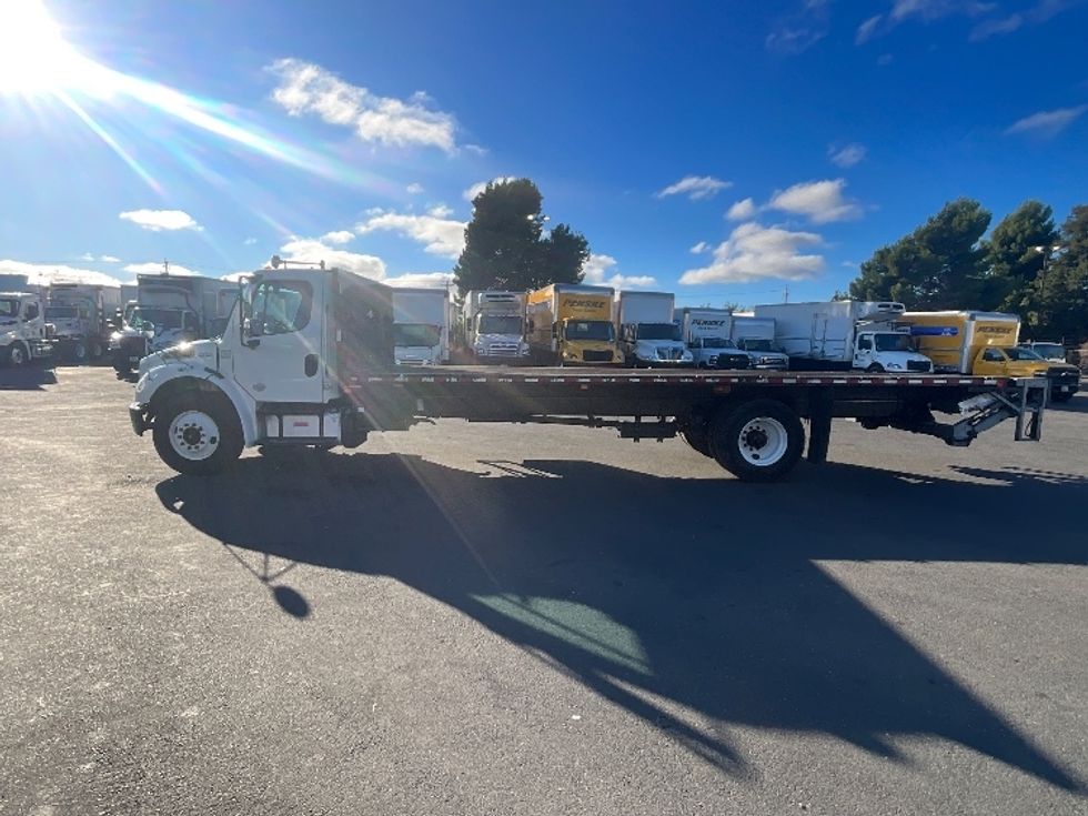 Flatbed Truck-Light and Medium Duty Trucks-Freightliner-2019-M2-West Sacramento-CA-285,415\n\t\tmiles-$ 38,250 - Image 4