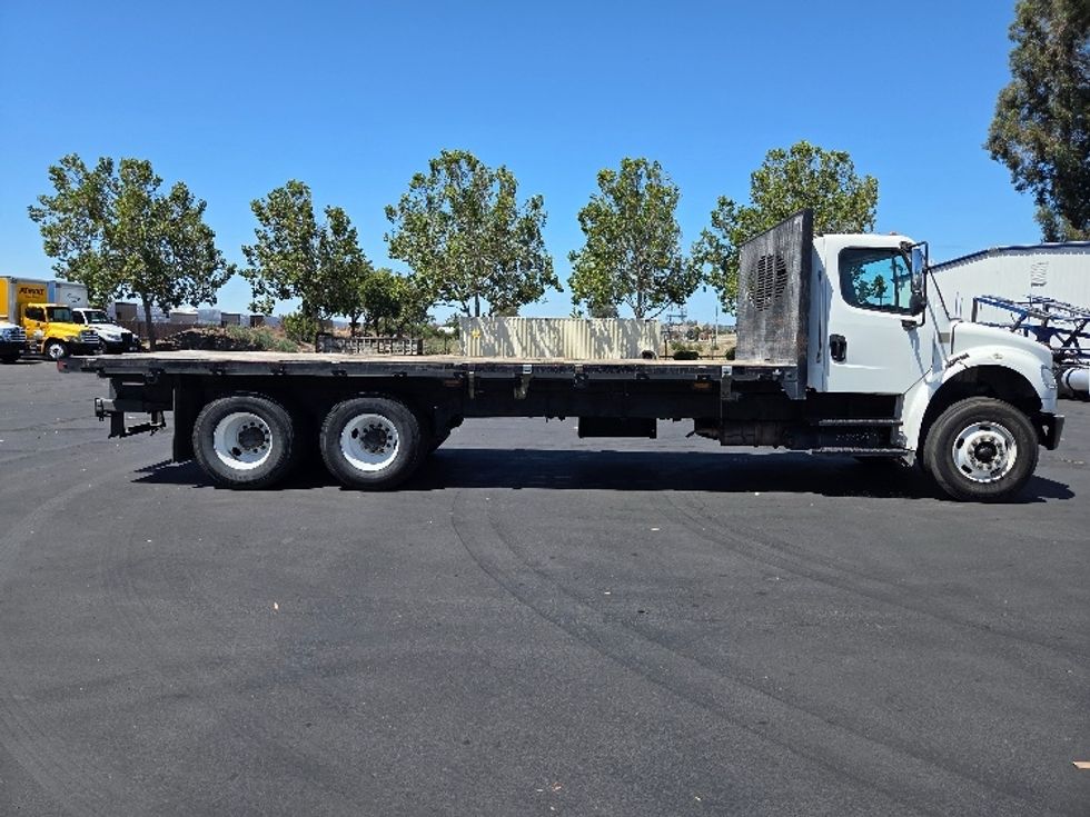 Flatbed Truck-Light and Medium Duty Trucks-Freightliner-2019-M2-West Sacramento-CA-360,469\n\t\tmiles-$ 36,250 - Image 11