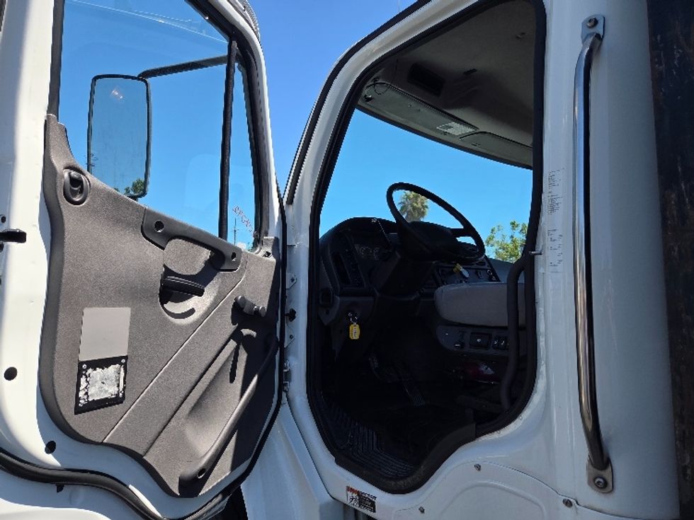Flatbed Truck-Light and Medium Duty Trucks-Freightliner-2019-M2-West Sacramento-CA-360,469\n\t\tmiles-$ 36,250 - Image 12