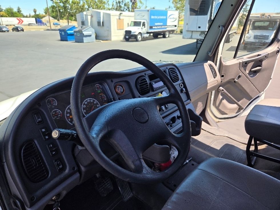 Flatbed Truck-Light and Medium Duty Trucks-Freightliner-2019-M2-West Sacramento-CA-360,469\n\t\tmiles-$ 36,250 - Image 13