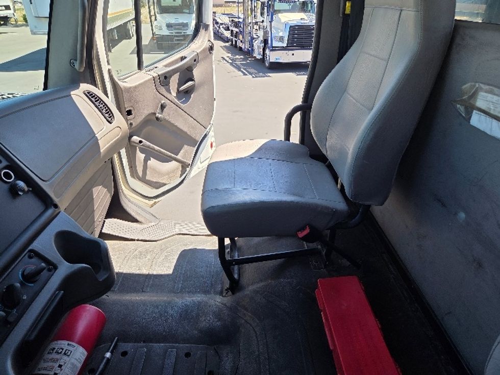 Flatbed Truck-Light and Medium Duty Trucks-Freightliner-2019-M2-West Sacramento-CA-360,469\n\t\tmiles-$ 36,250 - Image 15