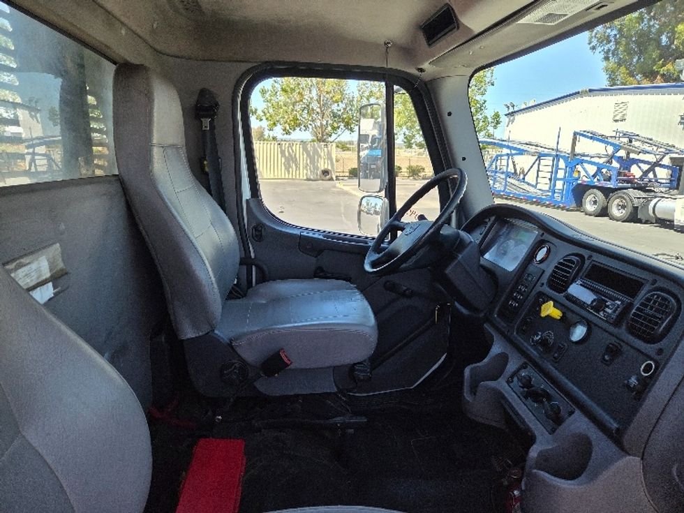 Flatbed Truck-Light and Medium Duty Trucks-Freightliner-2019-M2-West Sacramento-CA-360,469\n\t\tmiles-$ 36,250 - Image 18