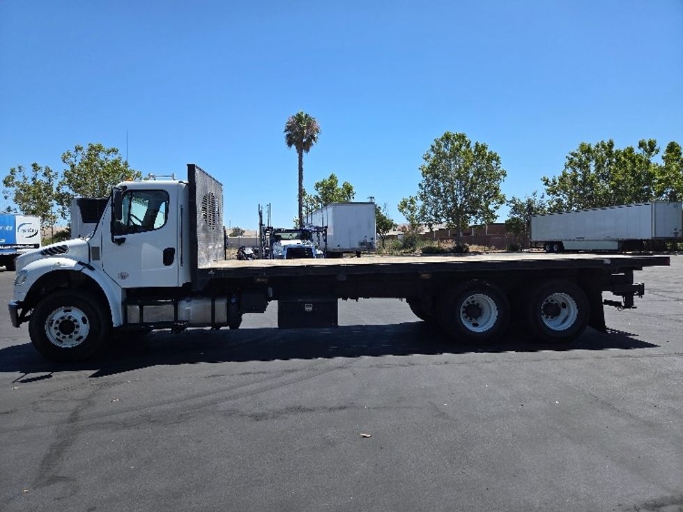 Flatbed Truck-Light and Medium Duty Trucks-Freightliner-2019-M2-West Sacramento-CA-360,469\n\t\tmiles-$ 36,250 - Image 4