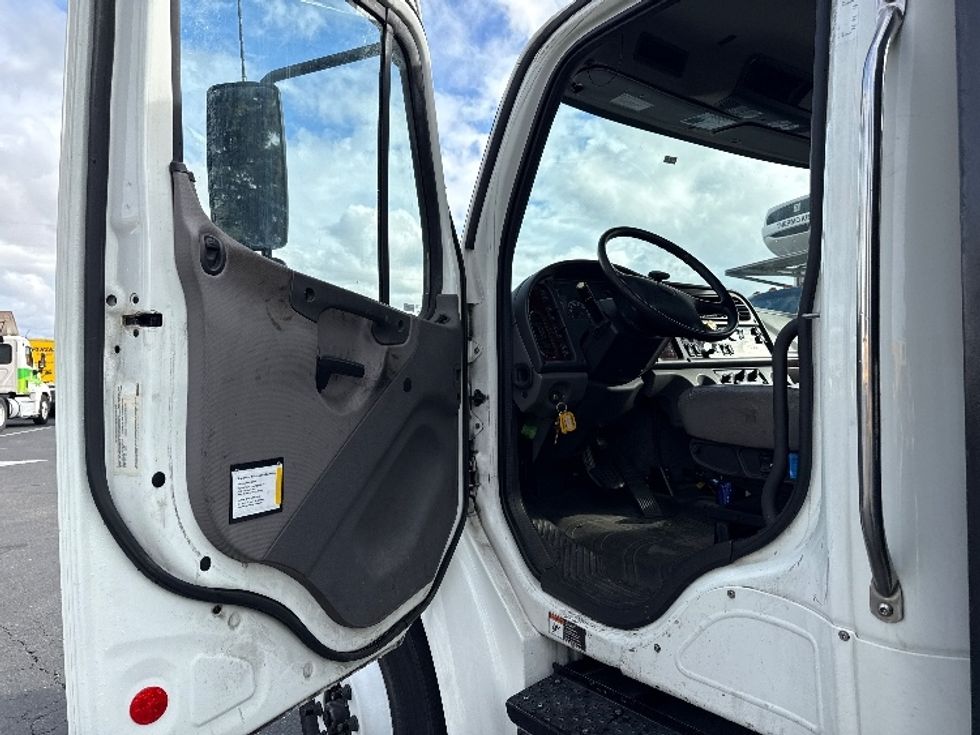 Flatbed Truck-Light and Medium Duty Trucks-Freightliner-2019-M2-West Sacramento-CA-62,861\n\t\tmiles-$ 51,250 - Image 12