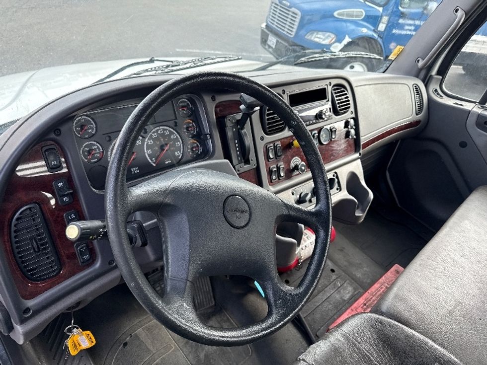 Flatbed Truck-Light and Medium Duty Trucks-Freightliner-2019-M2-West Sacramento-CA-62,861\n\t\tmiles-$ 51,250 - Image 13