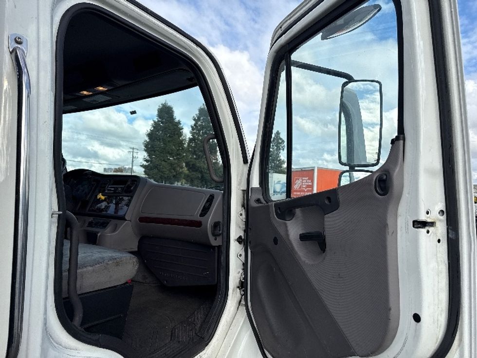 Flatbed Truck-Light and Medium Duty Trucks-Freightliner-2019-M2-West Sacramento-CA-62,861\n\t\tmiles-$ 51,250 - Image 16