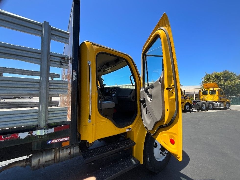 Flatbed Truck-Light and Medium Duty Trucks-Freightliner-2019-M2-West Sacramento-CA-87,351\n\t\tmiles-$ 53,500 - Image 16