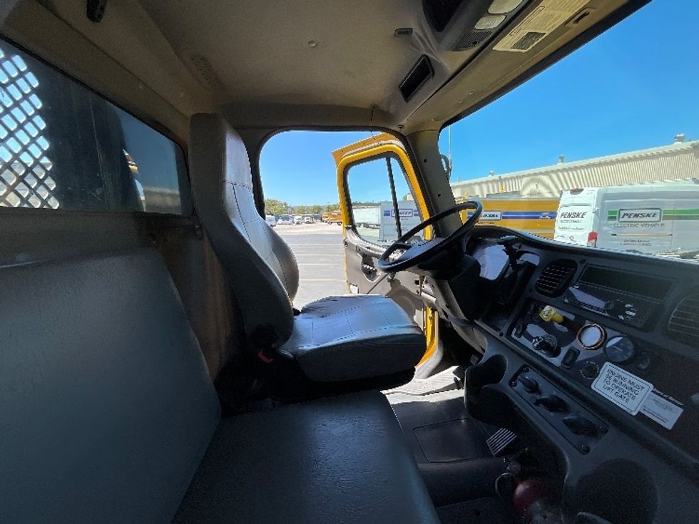 Flatbed Truck-Light and Medium Duty Trucks-Freightliner-2019-M2-West Sacramento-CA-87,351\n\t\tmiles-$ 53,500 - Image 18