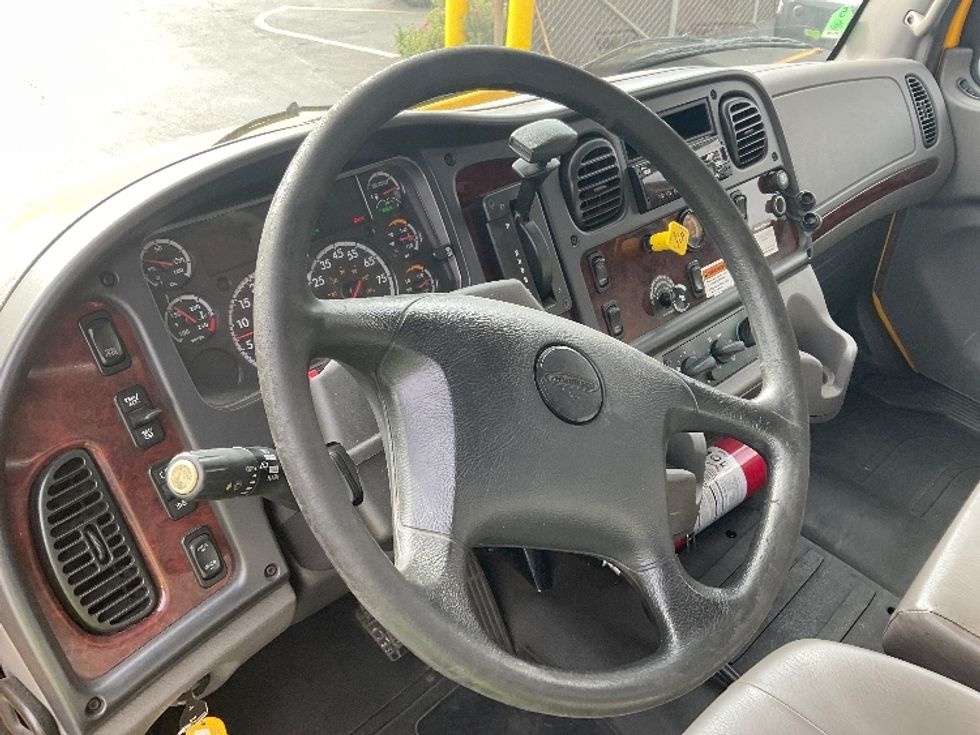 Flatbed Truck-Light and Medium Duty Trucks-Freightliner-2019-M2-West Sacramento-CA-96,217\n\t\tmiles-$ 55,500 - Image 16