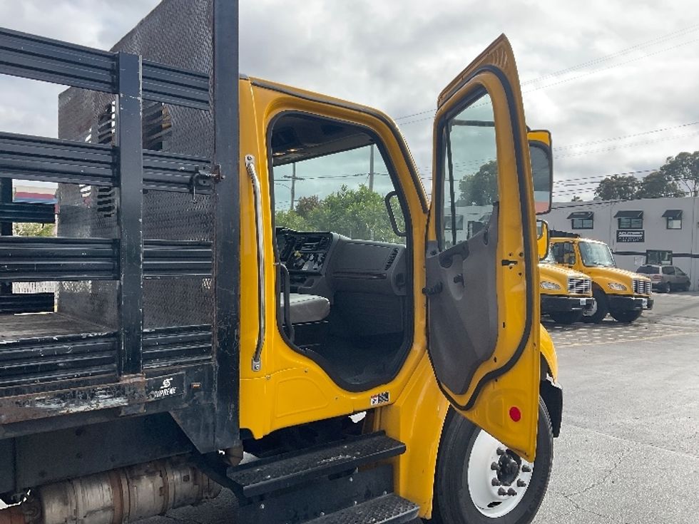 Flatbed Truck-Light and Medium Duty Trucks-Freightliner-2019-M2-West Sacramento-CA-96,217\n\t\tmiles-$ 55,500 - Image 19