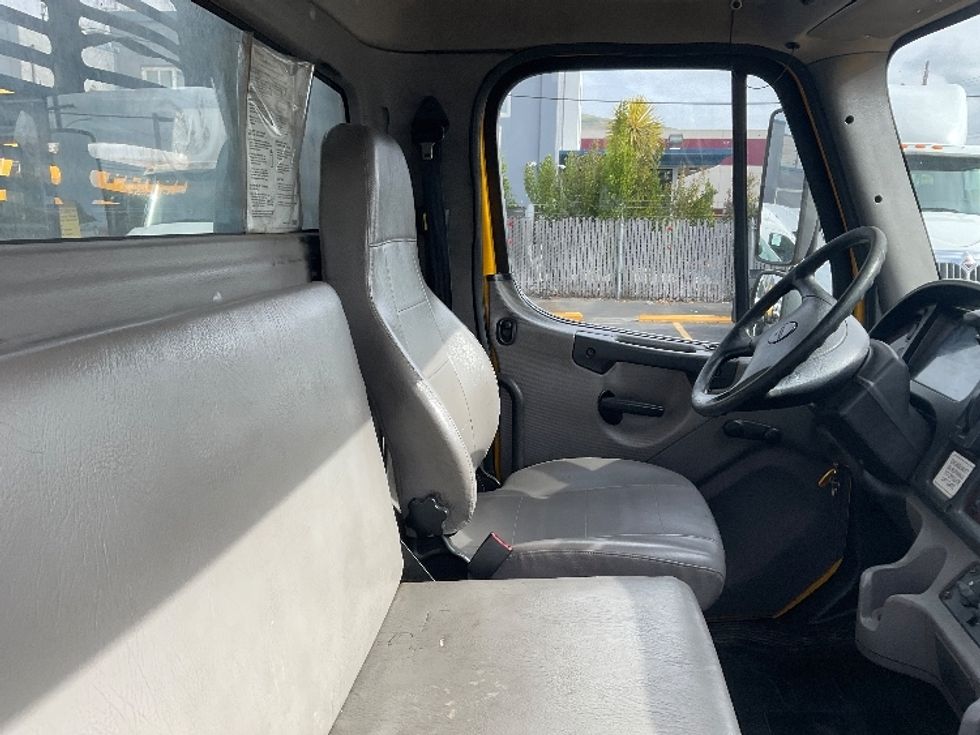 Flatbed Truck-Light and Medium Duty Trucks-Freightliner-2019-M2-West Sacramento-CA-96,217\n\t\tmiles-$ 55,500 - Image 21