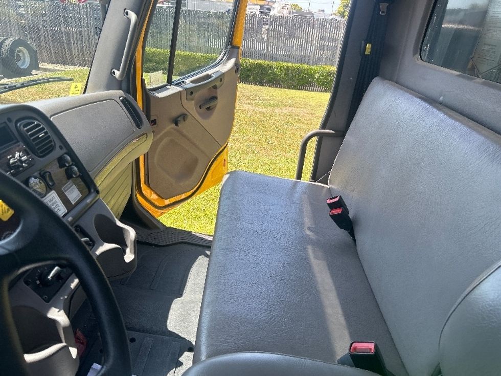 Flatbed Truck-Light and Medium Duty Trucks-Freightliner-2019-M2-West Sacramento-CA-99,471\n\t\tmiles-$ 54,250 - Image 19